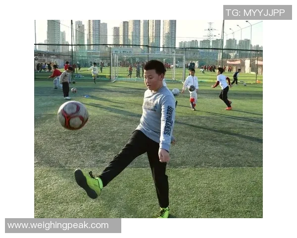 崭露头角的新一代足球明星与未来之星的崛起分析