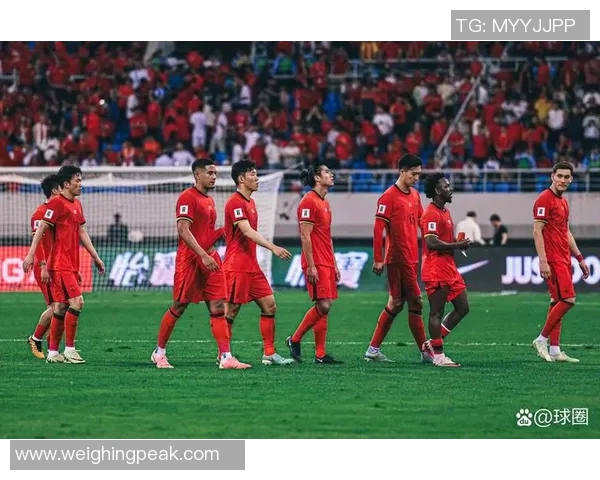 中国男足球星早年惨遭经纪人欺骗命运转折引发职业生涯沉浮